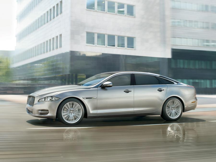  Jaguar XJ Sentinel 2010 года  (фото 7 из 7)